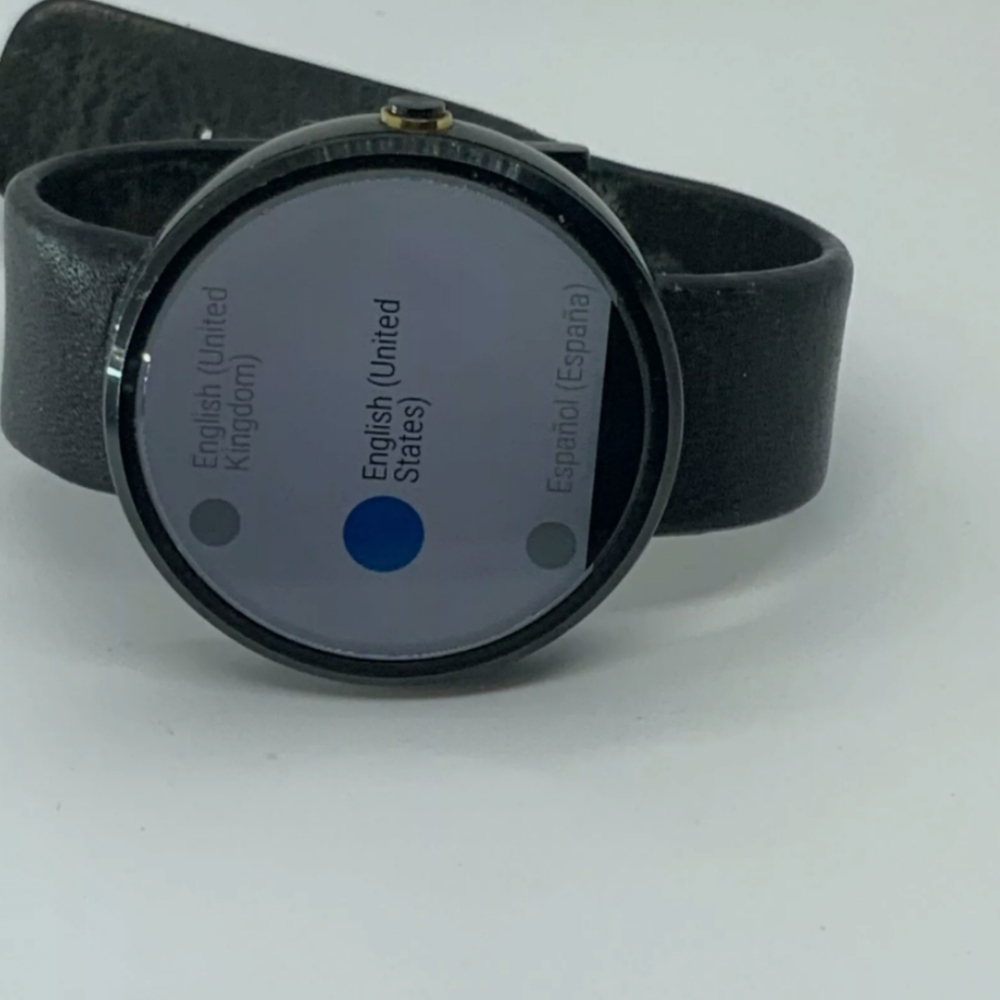 Motorola moto 360 version 1 smartwatch